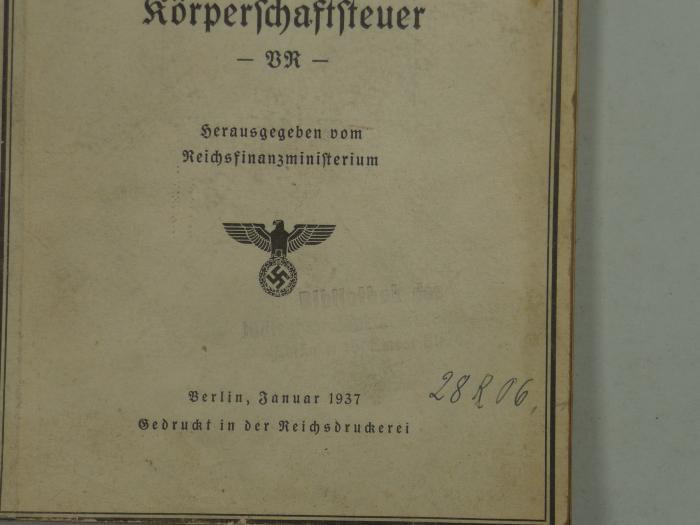- (Central-Verein Deutscher Staatsbürger Jüdischen Glaubens;Bibliothek des Jüdischen Central-Vereins E.V.), Stempel: Zeichen, Ortsangabe, Name, Signatur, Annotation; 'Bibliothek des Jüdischen Central-Vereins E.V.
Berlin W 15 Emser Str. 42
28R06'. 