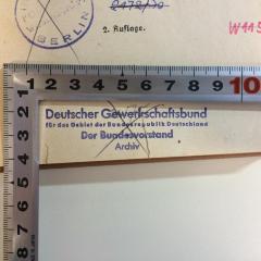 - (Deutscher Gewerkschaftsbund für das Gebiet der Bundesrepublik Deutschland), Stempel: Name; 'Deutscher Gewerkschaftsbund für das Gebiet der Bundesrepublik Deutschland 
Der Bundesvorstand 
Archiv'.  (Prototyp)