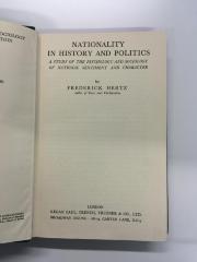 Bf 766 a : Nationality in History and Politics. A study of the psychology and Sociology of national sentiment and character (1944)
