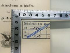 - (Bücherei der Deutschen), Stempel: Name, Signatur; 'Bücherei der Deutschen Reichenberg
St. 115 / 28
Zl. 48'. 