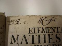 - (Machel[?], [?]), Von Hand: Autogramm, Name; 'Machel'. 
