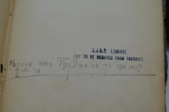 - (Kats, Mendel;Tompson, Gershon), Von Hand: Ortsangabe, Autogramm, Notiz; 'קניתי ספר זה מ׳׳ר מנדל קץ רחוב עסעקס 21
ניו יארק
גרשון טומפסאן'. 