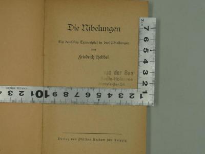 - (Bank, J. von der), Stempel: Name, Ortsangabe; 'von der Bank
Berlin-Halensee
Mansfelder Str. 47'. 