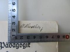 - (Huxley [?], A.), Von Hand: Autogramm; 'AHuxley [?]'. 