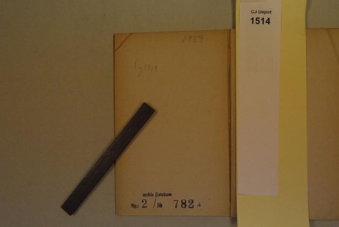 - (Archiv Potsdam), Stempel: Name, Ortsangabe, Signatur, Nummer; 'archiv Potsdam
Sg.: 2 / No 782'. 