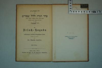 - (Apolant, Emil (Buchhandlung)), Etikett: Buchhändler, Name, Ortsangabe; 'Emil Apolant
Buchhandlung
Berlin, W.
Markgrafenstr. 60'. 