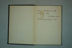 - (Mannheimer, Lev), Von Hand: Name, Ortsangabe, Datum, Widmung; 'Meiner lieben Braut in steter Erinnerung an Uhren [xx] Lev Mannheimer
Far Rockaway, den 21- Juni 1951'. 