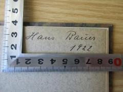 - (Bauer, Hans), Von Hand: Autogramm, Datum; 'Hans Bauer
1922'. 