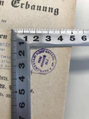 - (Népkönyvtári Központtól Budapest), Stempel: Ortsangabe, Berufsangabe/Titel/Branche; 'A Népkönyvtári Központtól BP.
NEM ADHATÓ El !

Übersetzung: 
Aus dem Öffentlichen Bibliothekszentrum Budapest
Nicht verkäuflich! (Korrektur EB)'.  (Prototyp)