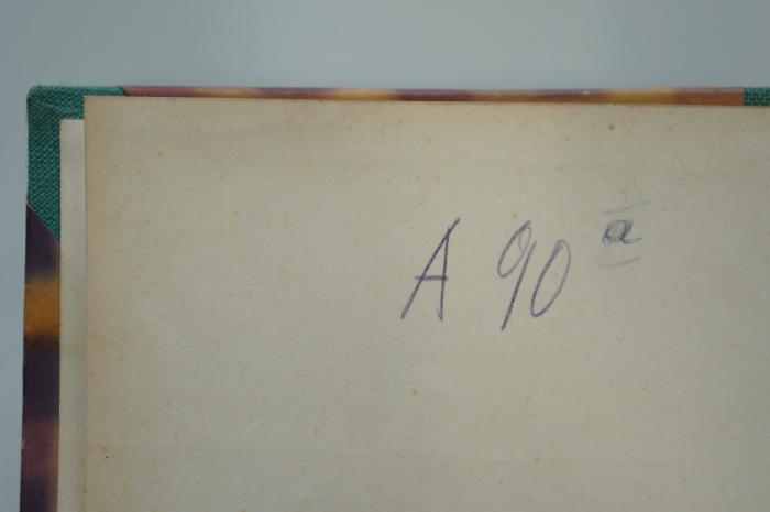 96 025946 : Les Religions Orientales dans le paganisme romain (1929);- (unbekannt), Von Hand: Signatur; 'A90 a'. 