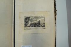 - (Schmidt, Botho;Port, Frieda), Etikett: Exlibris, Motto, Name, Abbildung; 'Goettlichem Auge glaenzet die Welt
Exlibis Frieda Port
Botho Schmidt'. 