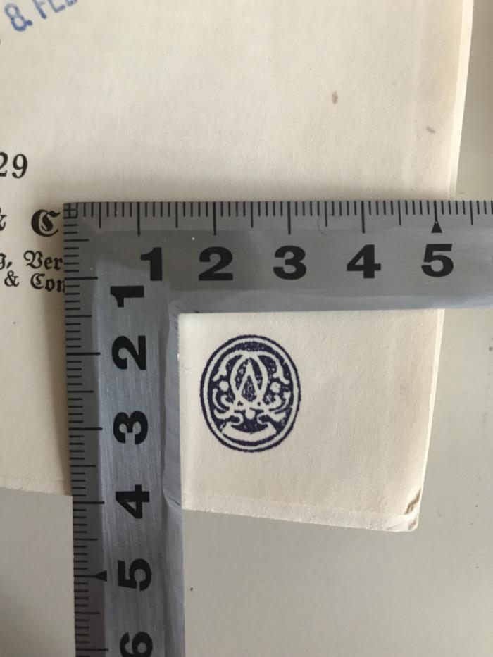(ausgesondert) : Staub`s Kommentar zur Wechselordnung (1929);-, Stempel: Abbildung, Emblem, Monogramm