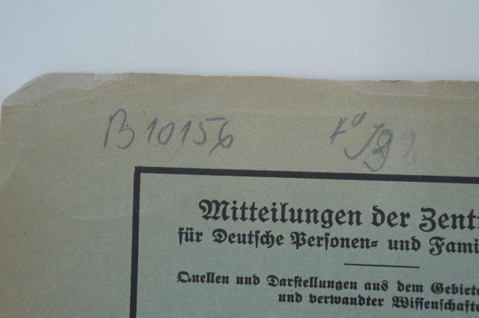 97 052539 : Die Familiennamen der Juden in Deutschland (1935);- (Reichsführer SS. Bücherei), Von Hand: Signatur; 'B10156 4°J9'. 
