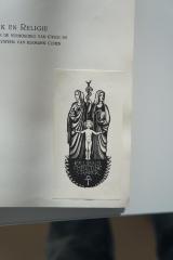 - (Cramer, Christine), Etikett: Exlibris, Name, Abbildung; 'Ex Libris
Christine Cramer'. 