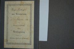 - (Lemberger, Eugen), Etikett: Name, Ortsangabe, Datum; 'Eugen Lemberger zur Erinnerung an die am 7ten Februar 1925 in der Synagoge Lindenstraße erfolgte Einsegnung überreicht von der Jüdischen Gemeinde zu Berlin.'. 