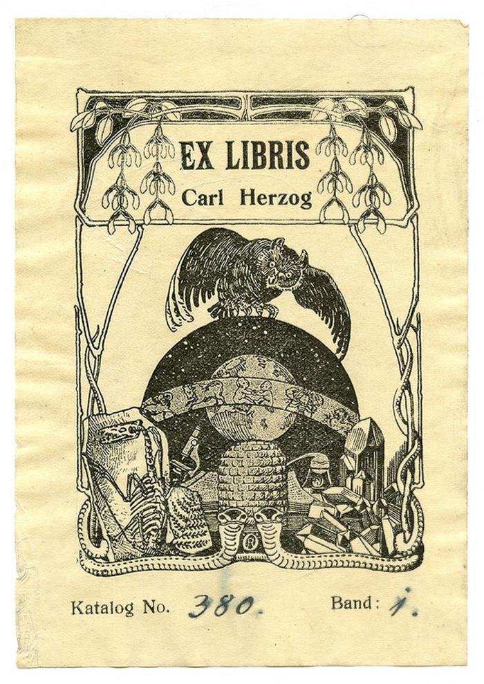 Exlibris-Nr. 673;- (Herzog, Carl), Etikett: Exlibris, Name, Abbildung; 'Ex Libris Carl Herzog
Katalog No. 
Band:'.  (Prototyp);- (Herzog, Carl), Von Hand: Signatur; '[Katalog No.] 380.
[Band:] 1.'. 