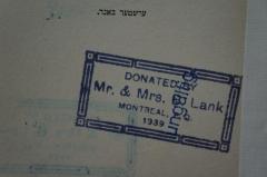 - (Lank, B.), Stempel: Name, Ortsangabe, Datum; 'Donated by 
Mr. &amp; Mrs. B. Lank
Montreal L. Q.
1939 '. 