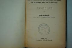 - (Zweigbibliothek der Jüdischen Gemeinde zu Berlin, Neu-Tempelhof;Jüdische Gemeinde zu Berlin), Stempel: Zeichen, Ortsangabe, Name; 'Zweigbibliothek der Jüdischen Gemeinde zu Berlin
Neu-Tempelhof'.  (Prototyp)