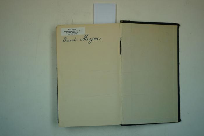 - (Meyer, Ernesto), Etikett: Ortsangabe, Nummer, Name; 'Rose Meyer
Brandenburgische Str. 42
D-1000 Berlin 31
Tel. 891 8380'. 