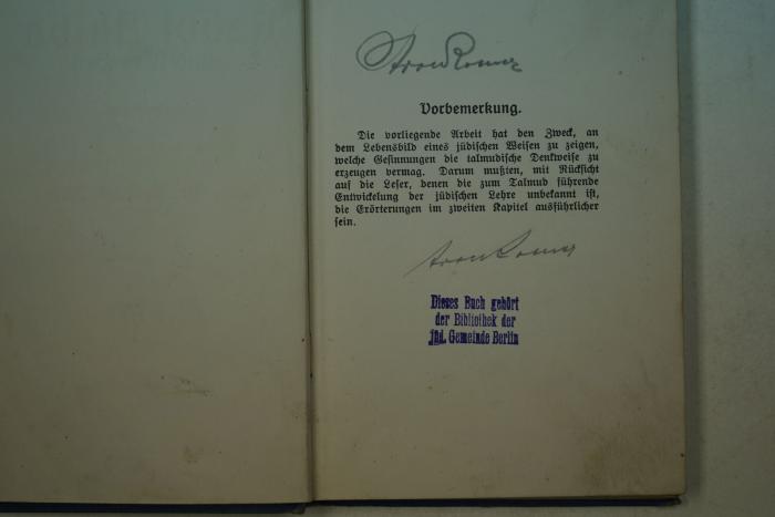 -, Von Hand: Autogramm; 'Aron Romer'