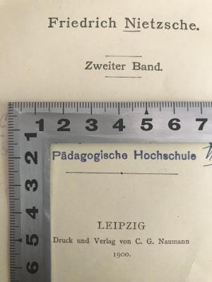 Phil2 g40 nie1 3 1900 ausges. : Menschliches, Allzumenschliches. Ein Buch für freie Geister. (1900);- (Pädagogische Hochschule Berlin), Stempel: Berufsangabe/Titel/Branche; 'Pädagogische Hochschule'.  (Prototyp)