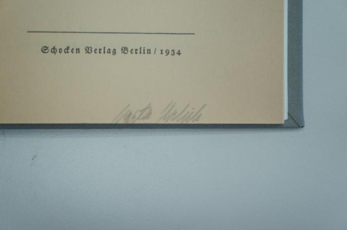 02A.002448 : Aus Midrasch und Agada : den Sammlungen Micha Josef bin Gorions entnommen u. v. Rahel u. Emanuel bin Gorion neu erzählt (1934);- (Ehrlich, Marta), Von Hand: Autogramm; 'Marta Ehrlich'. 