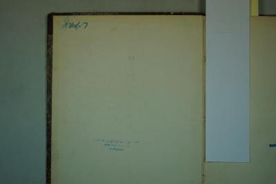 - (Strauss, [?]), Von Hand: Name; 'Strauss'. 