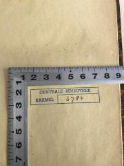 - (Centrale Biblioteek Karmel), Stempel: Name, Inventar-/ Zugangsnummer; 'Centrale Biblioteek Karmel 3784'. 
