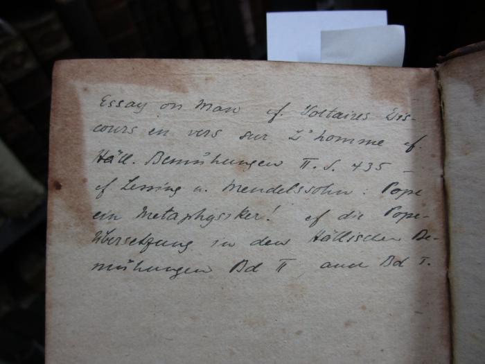 -, Von Hand: Notiz; 'Essay on man f. Voltaires Dis-
cours en  vers sur L'homme f.
[...]'