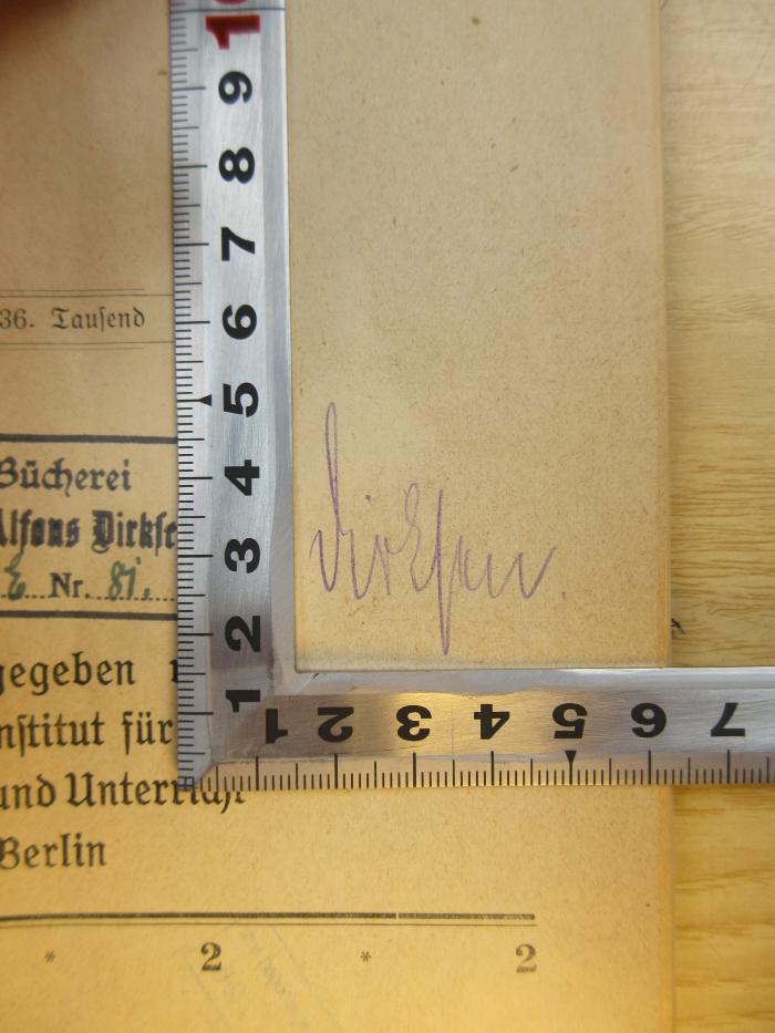 PB 0576 D - 5 /2 : Theorie und Praxis der Arbeitsschule (1922);- (Dirksen, Alfons), Von Hand: Name; 'Dirksen.'. 