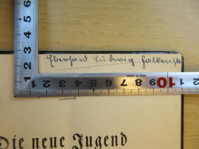 PB 0579 BM - 7 : Die neue Jugend : Ihr Kampf um Freiheit und Wahrheit in Schule und Elternhaus in Religion und Erotik (1914);- (Falkenste[?], Eberhard Ludwig), Von Hand: Name; 'Eberhard Ludwig Falkenste'. 