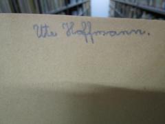 - (Hoffmann, Ute), Von Hand: Autogramm, Name; 'Ute Hoffmann.'. 