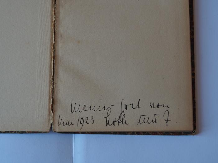 - (unbekannt), Von Hand: Datum, Ortsangabe, Name; 'Gruß von [x]oth und F.
Mainz, Mai 1923'. 