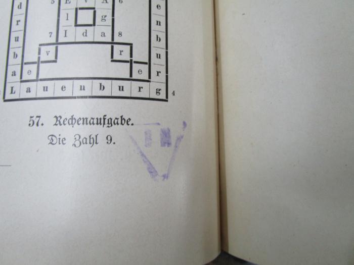 Cw 645 11: Kinderlust : Ein Jahrbuch für Knaben und Mädchen von acht bis zwölf Jahren (1905);- (unbekannt), Stempel: Initiale; 'B M'.  (Prototyp)