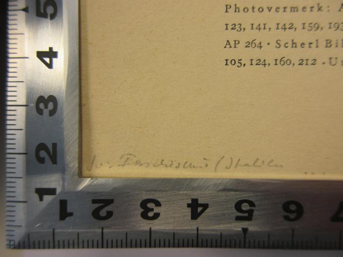 -, Von Hand: Annotation; 'd[?] Faschismus (Italien...'